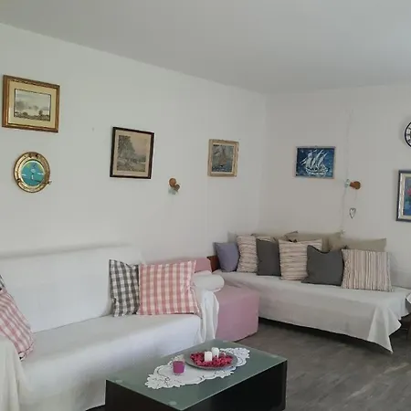 Σπίτι διακοπών Ferienhaus In Mit Grossem Garten *