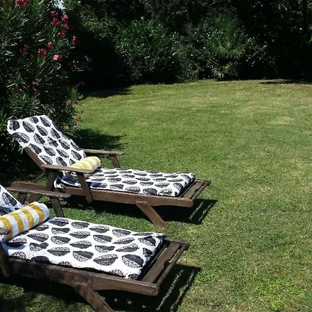 Ferienhaus In Mit Grossem Garten Σπίτι διακοπών *